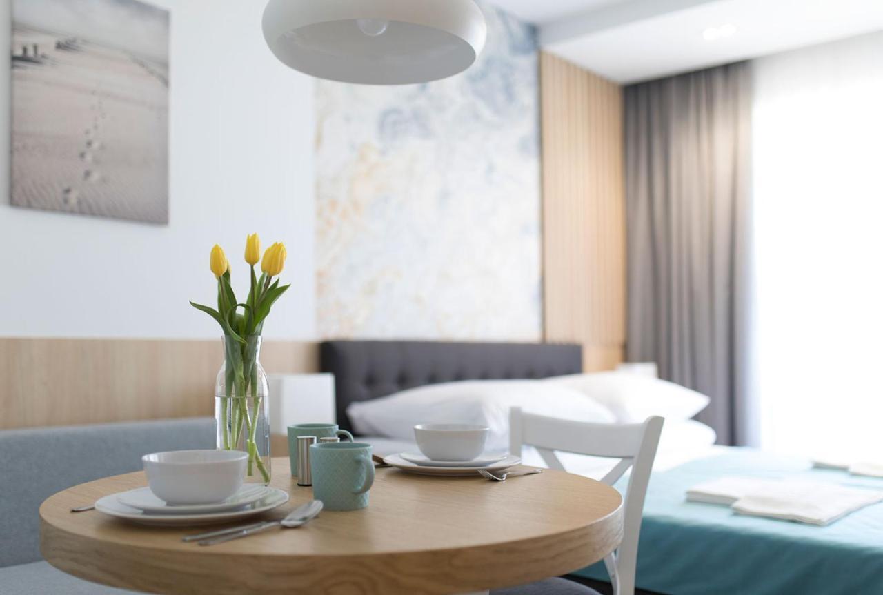 Willa Przy Porcie - Apartamenty Z Aneksami Kuchennymi Устка Экстерьер фото