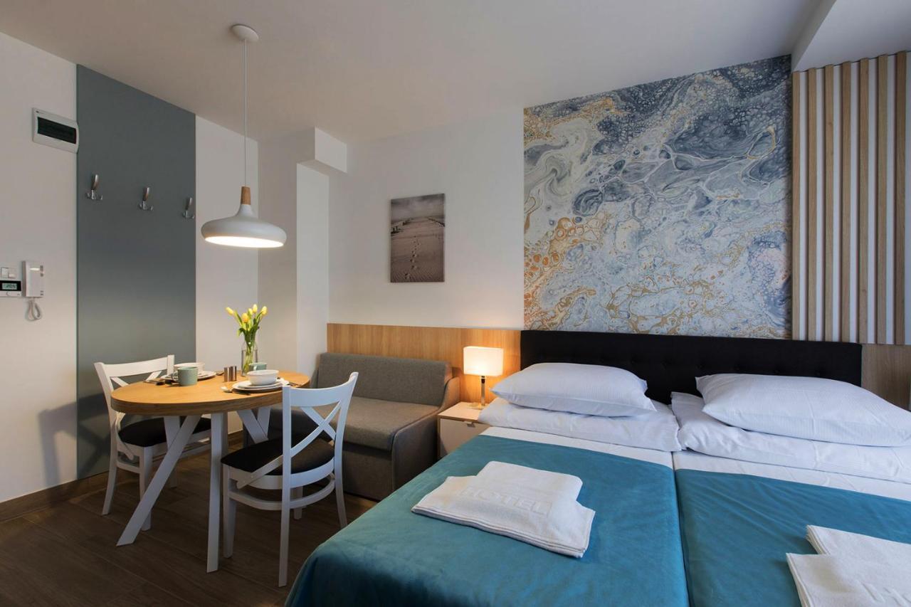 Willa Przy Porcie - Apartamenty Z Aneksami Kuchennymi Устка Экстерьер фото