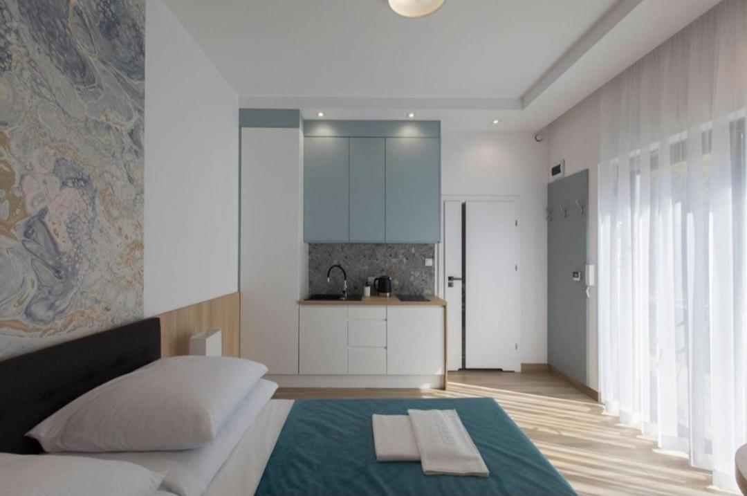 Willa Przy Porcie - Apartamenty Z Aneksami Kuchennymi Устка Экстерьер фото